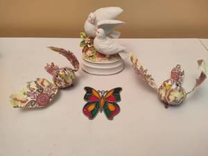lot 159 image: Birds & Butterflies