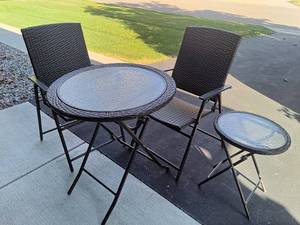 lot 155 image: Outdoor Bistro Set & Side Table