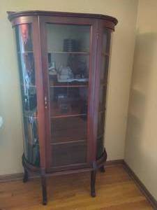 lot 152 image: Wood & Glass Curio Cabinet