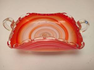 lot 172 image: Hand Blown Murano Candy Dish