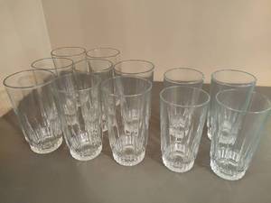 lot 175 image: Set of Anchor Hocking Everyday Glassware New in Box