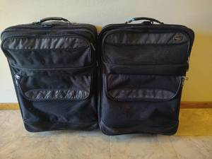 lot 184 image: Large American Tourister Checked Luggage