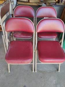 lot 191 image: Padded Folding Chairs