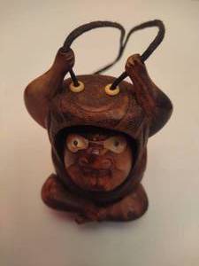lot 189 image: Japanese Hand Carved Tobacco Holder