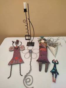 lot 192 image: Assorted Whimsical Decor