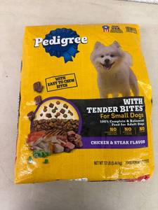 lot 23 image: Pedigree 12# Bag For Small Dogs