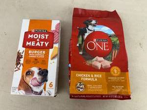 lot 33 image: Purina Dog Food