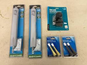 lot 43 image: Door Closers & Knob Latch