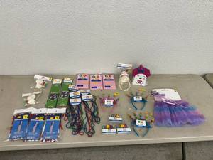 lot 49 image: Party & Patriotic New Items