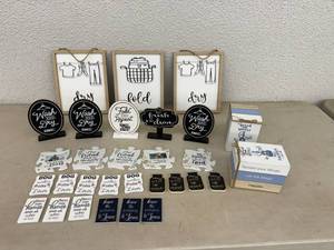 lot 53 image: Decorative Magnets & Home Decor
