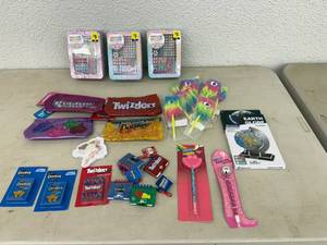 lot 61 image: Friendship Bracelet Kits, School Supplies