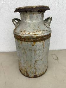 lot 72 image: Cream Can