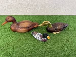 lot 148 image: Wood Ducks