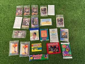 lot 191 image: Unopened Pack Sports Cards & Trading Cards