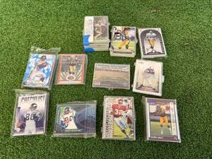 lot 194 image: Football Cards