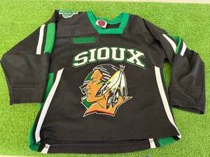 lot 96 image: UND Sioux Hockey Jersey with #30 Autograph Size YM