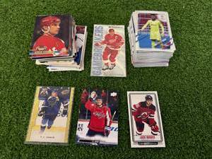lot 103 image: Hockey & Soccer Cards