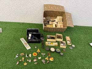 lot 117 image: Pins, Watch & Box of Watch Repair Items
