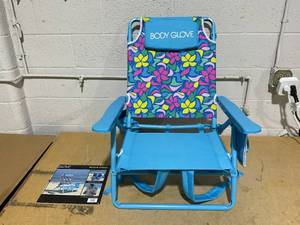 lot 107 image: Body Glove 5-Position Beach Chair Color Palms Away