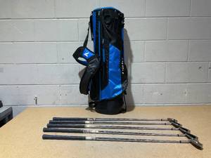 lot 25 image: LOT OF Top Flite Golf Clubs and Bags (Left W,6,7,8,9)