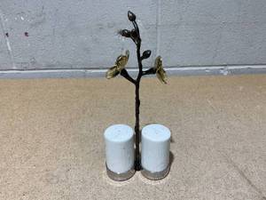 lot 239 image: Butterfly Ginkgo Salt & Pepper Set