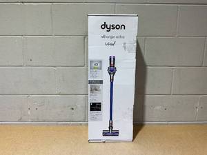lot 2 image: Dyson V8 Origin Extra