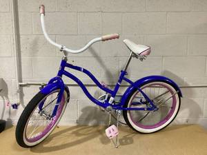 lot 303 image: Huffy Girls Bike 23559