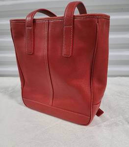 lot 20 image: Red Leather Coach Handbag Purse   Hampton 7776