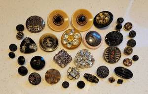 lot 66 image: Fabulous Antique Mixxed Button Collection
