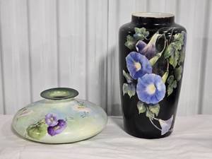 lot 122 image: Gorgeous Vintage European Handpainted Vase Pair