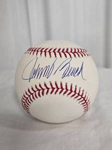 lot 16 image: AUTOGRAPH JOHNNY BENCH Baseball Hall of Fame - Cincinnati Reds