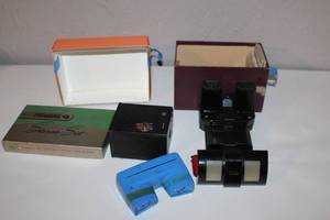 lot 36 image: Vintage Stereo Viewers and Accessories Collection