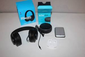 lot 45 image: Electronics Bundle Headphones, Amazon Echo Dot, Swiss Gear Case, Earbuds