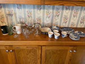 lot 110 image: Assorted Drinkware and Blue & White Shakespeare Country Dishware Set