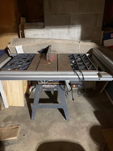 lot A-134 image: Sears Craftsman Contractor Series 10 Inch Table Saw with Exact-Rip Fence