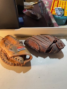 lot 138 image: Pair of Vintage Baseball Gloves - Hutch and Rawlings