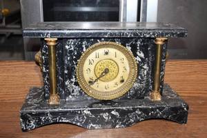 lot A-186 image: Antique Black Marble Mantel Clock with Brass Accents