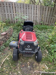 lot 205 image: Troy-Bilt Riding Lawn Mower with Grass Catcher