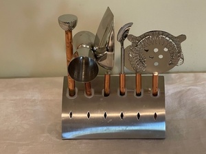 lot 9 image: Stainless Steel Bar Tool Set with Stand