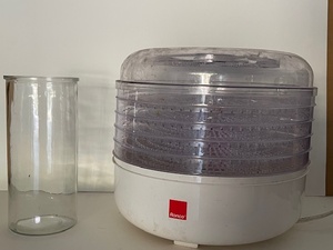 lot 30 image: Ronco Food Dehydrator with Trays and Glass Container