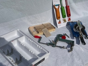 lot 53 image: Kitchen Tool Collection with Peeler Set, Tray, Potato Ricer, and Apple Peeler