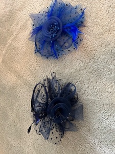 lot 87 image: Set of 2 Navy Blue Fascinator Hats with Feathers and Headband