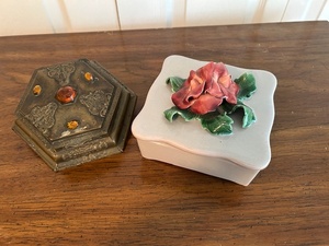 lot 90 image: Vintage Jewelry Boxes and Assorted Costume Jewelry Collection