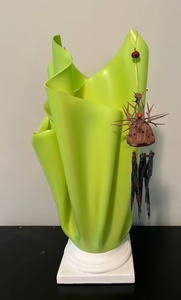 lot 104 image: Decorative Green Table Lamp with Unique Shade and Hanging Wooden Accent