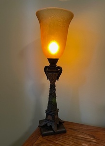 lot 146 image: Decorative Table Lamp with Etched Glass Shade and Ornate Base
