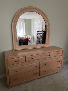 lot 78 image: Wooden Dresser with Large Mirror and 7 Drawers