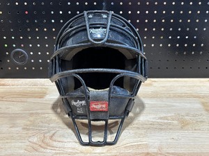 lot 43 image: Youth CatcherUmpire Mask