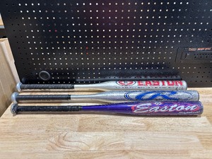 lot 45 image: Softball Bats