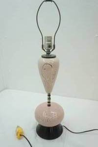 lot 24 image: Vintage Mid-Century Table Lamp