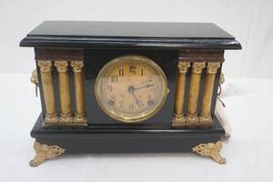 lot 29 image: Vintage Mantel Clock by Sessions